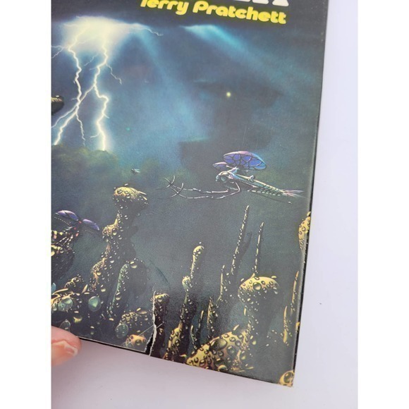 Vintage Strata, by Teri Pratchett, Science Fiction Young Adult 81 Hardcover Book - Picture 5 of 11